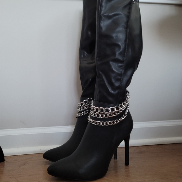 Black Boots - Picture 5 of 7